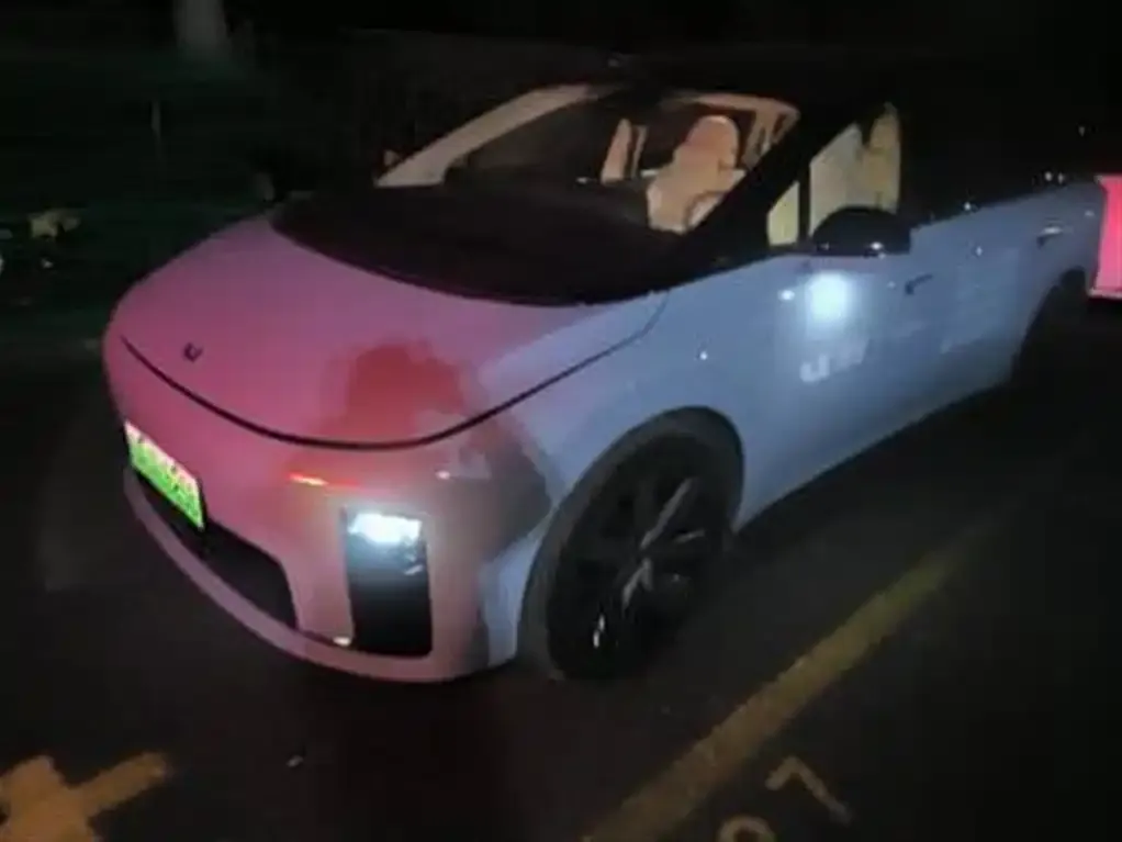 Li Auto i8
