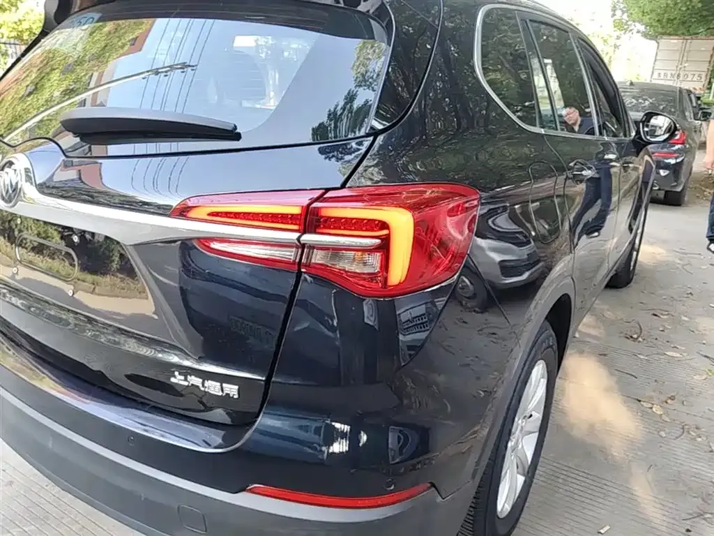 Buick Envision Plus — фото 5