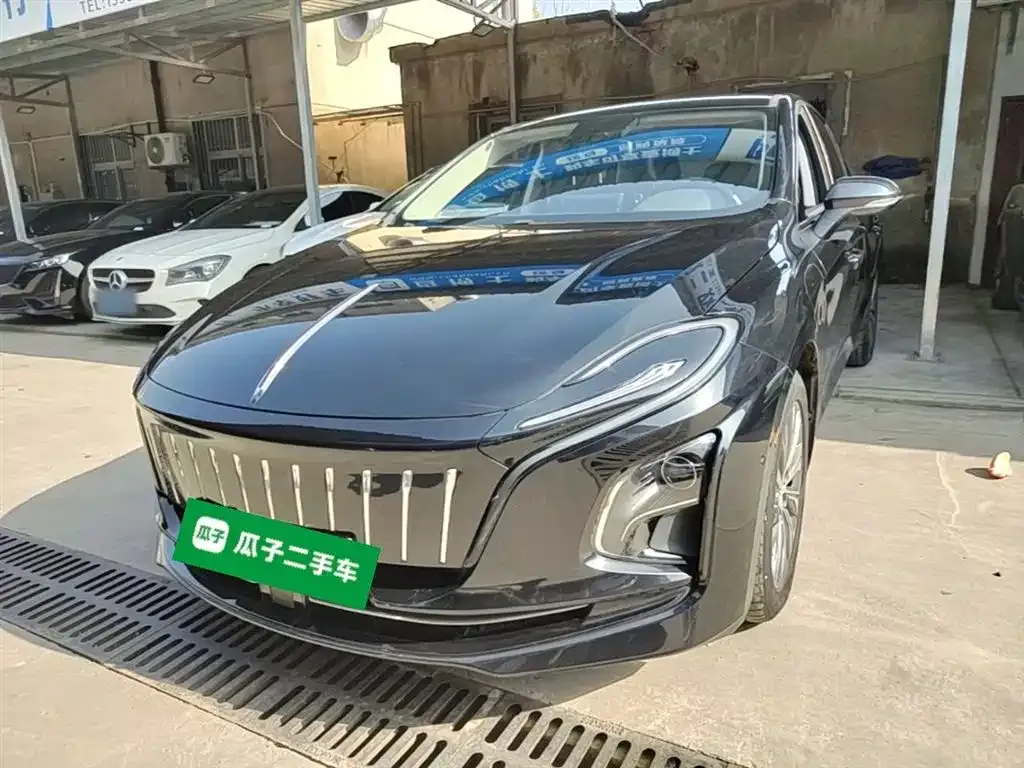 Hongqi E-QM5 — фото 1