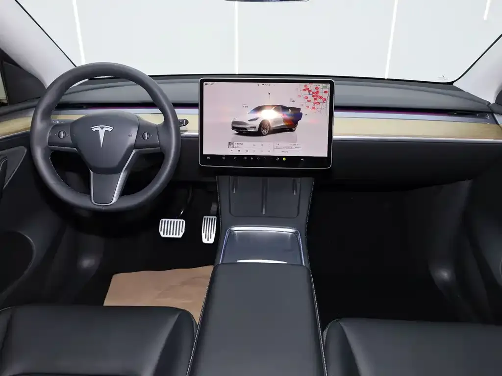 Tesla Model Y — фото 6