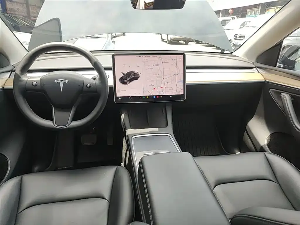 Tesla Model Y — фото 3