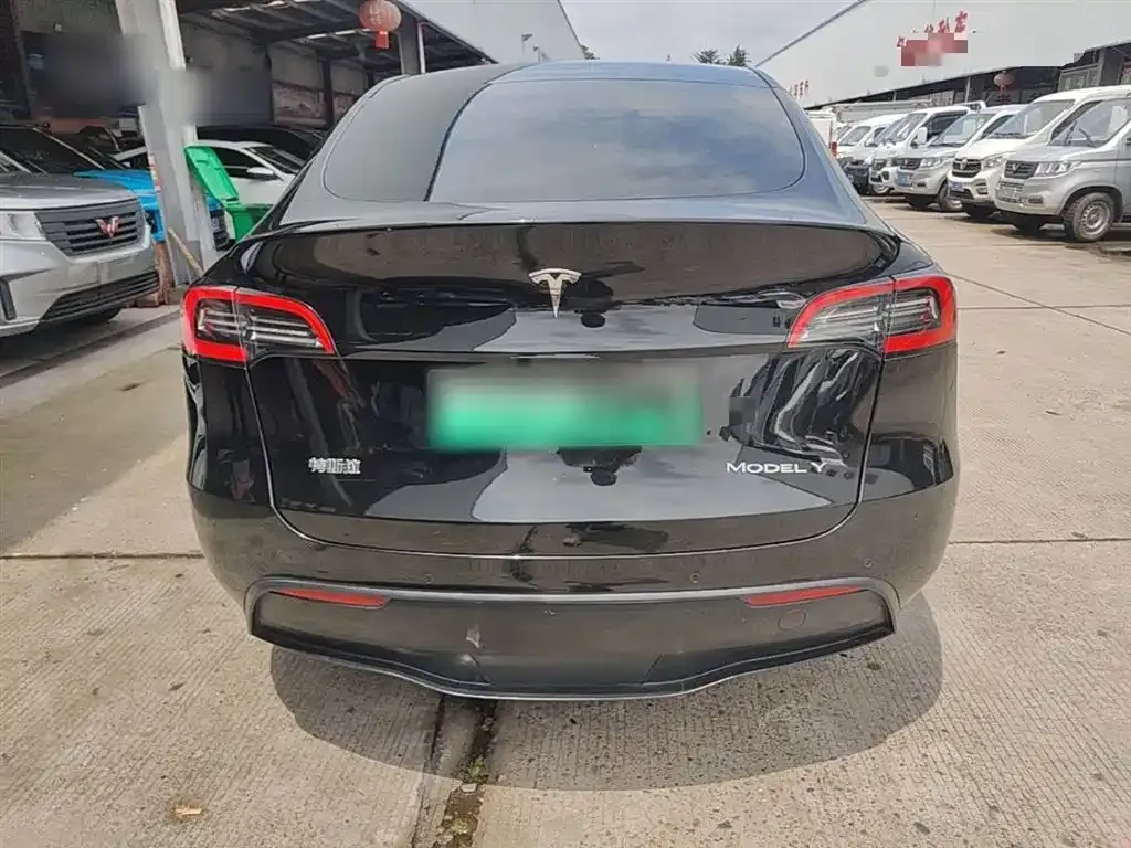 Tesla Model Y — фото 7