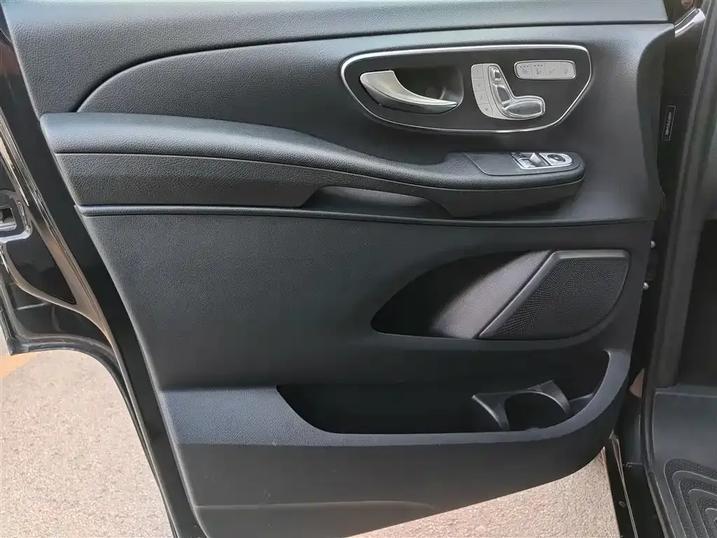 Mercedes-Benz V-Class 2022 из CN, фото 3
