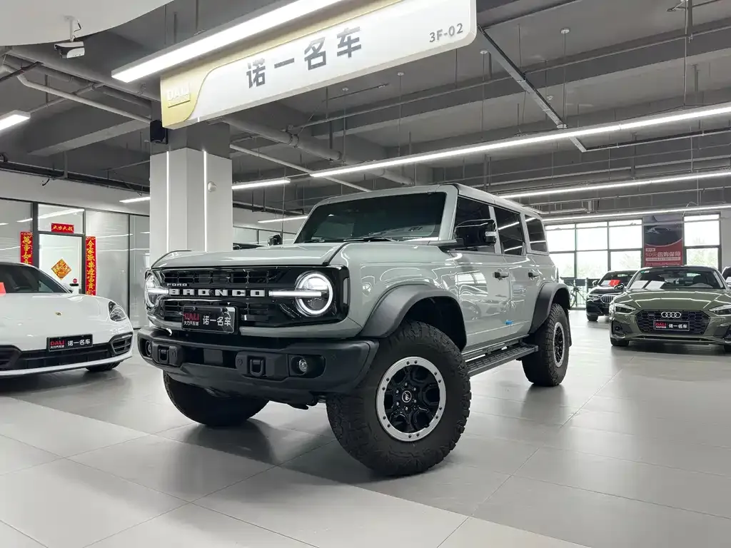 Ford Bronco — фото 1