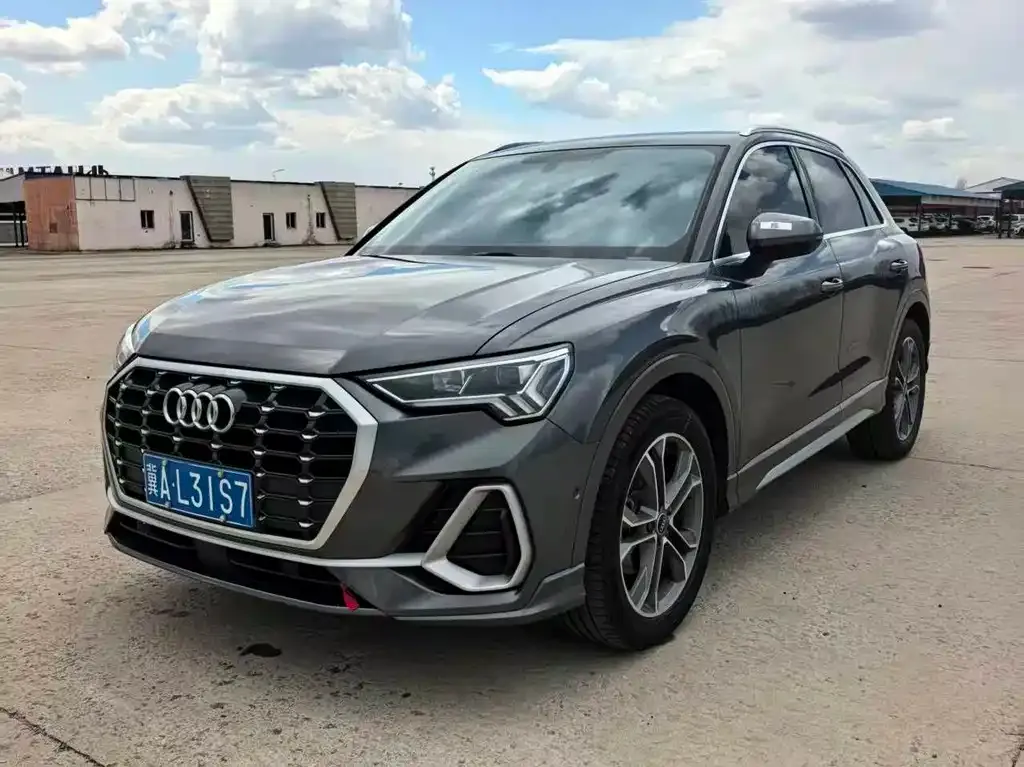 Audi Q3 — фото 1
