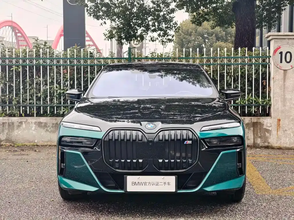 BMW i7 M70L 2024 из CN, фото 7