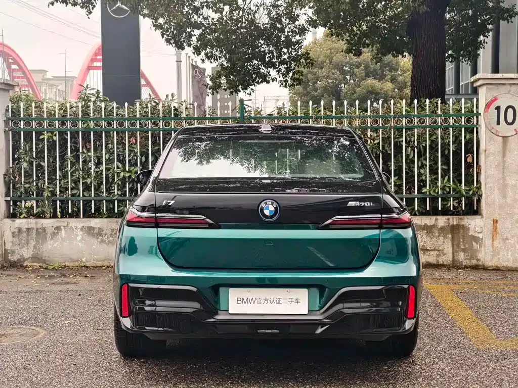 BMW i7 M70L 2024 из CN, фото 9