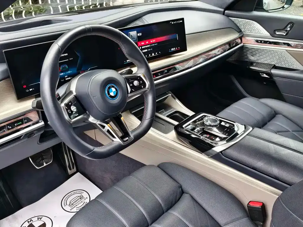 BMW i7 M70L 2024 из CN, фото 3