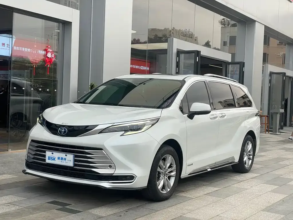 Toyota Sienna — фото 6