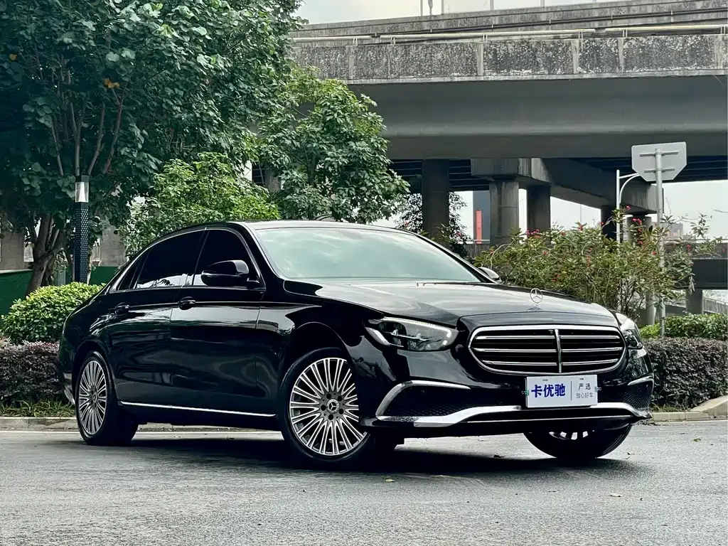Mercedes-Benz E-Class — фото 9