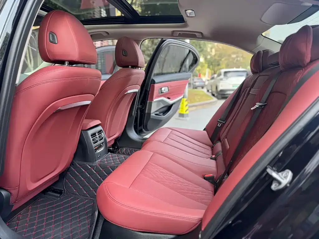 BMW 3 Series 2024 из CN, фото 10