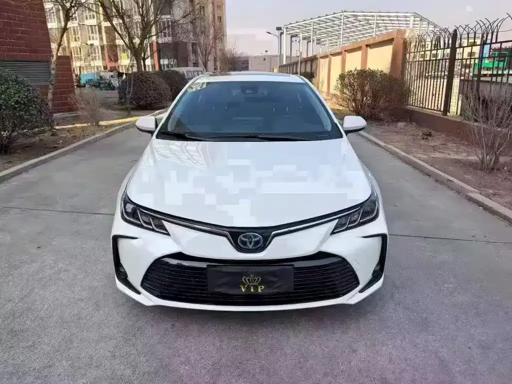 Toyota Corolla — фото 4