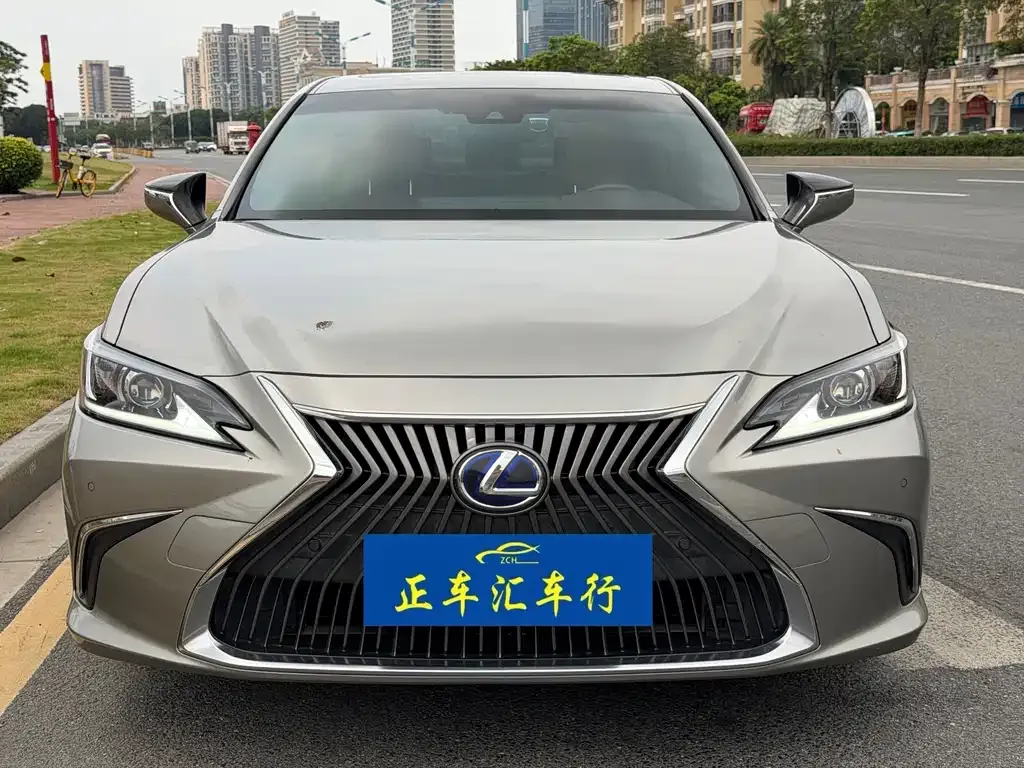 Lexus ES — фото 9