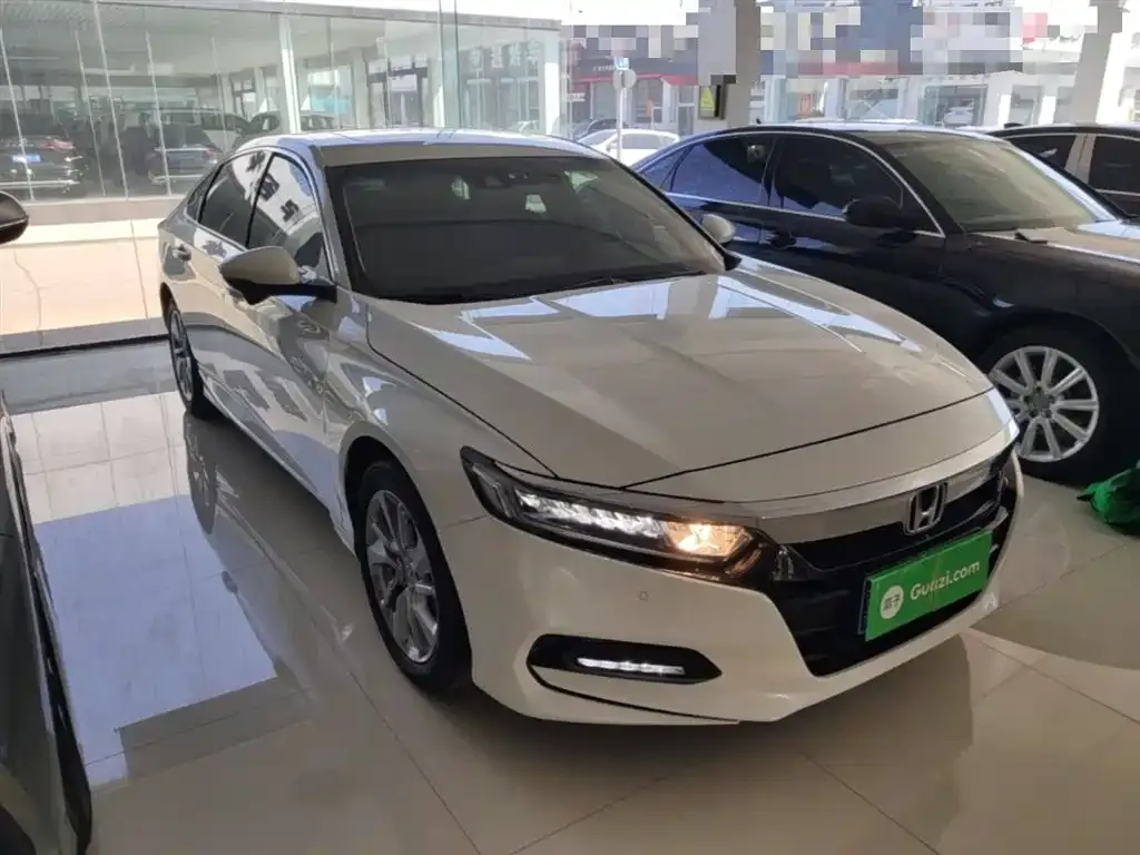 Honda Accord — фото 10