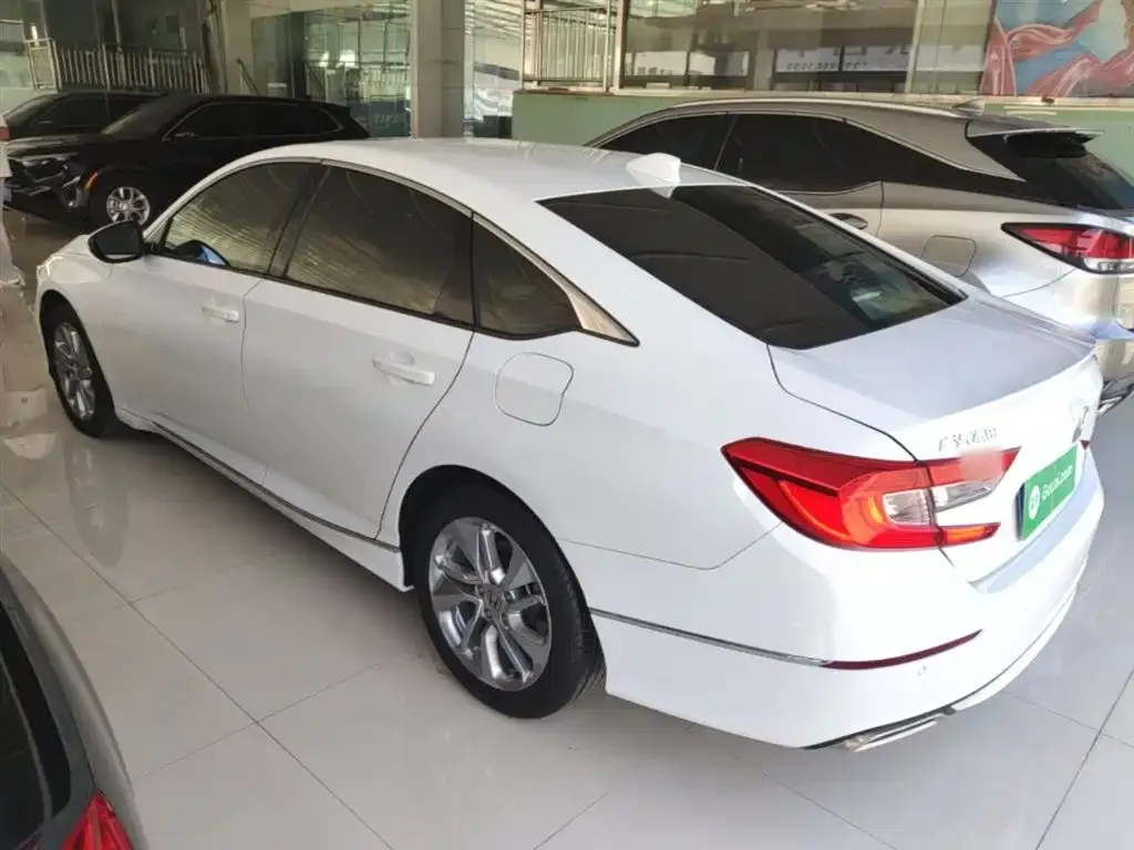 Honda Accord — фото 4