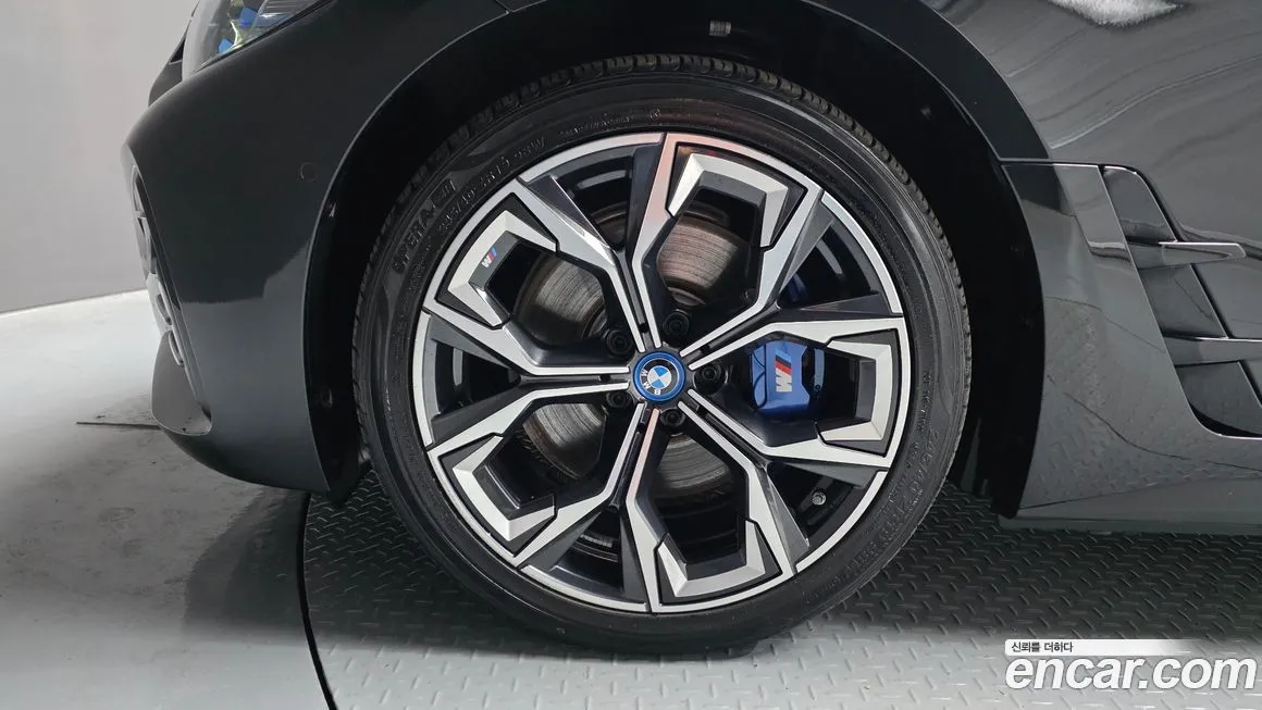 BMW i4 2023 из KR, фото 6