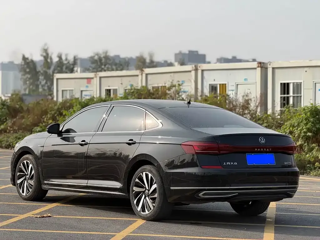 Volkswagen Passat — фото 4