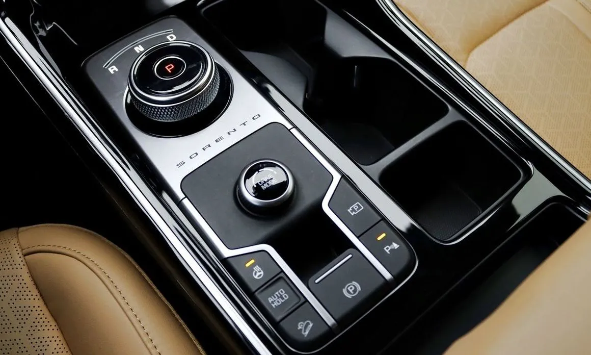 Kia Sorento — фото 9