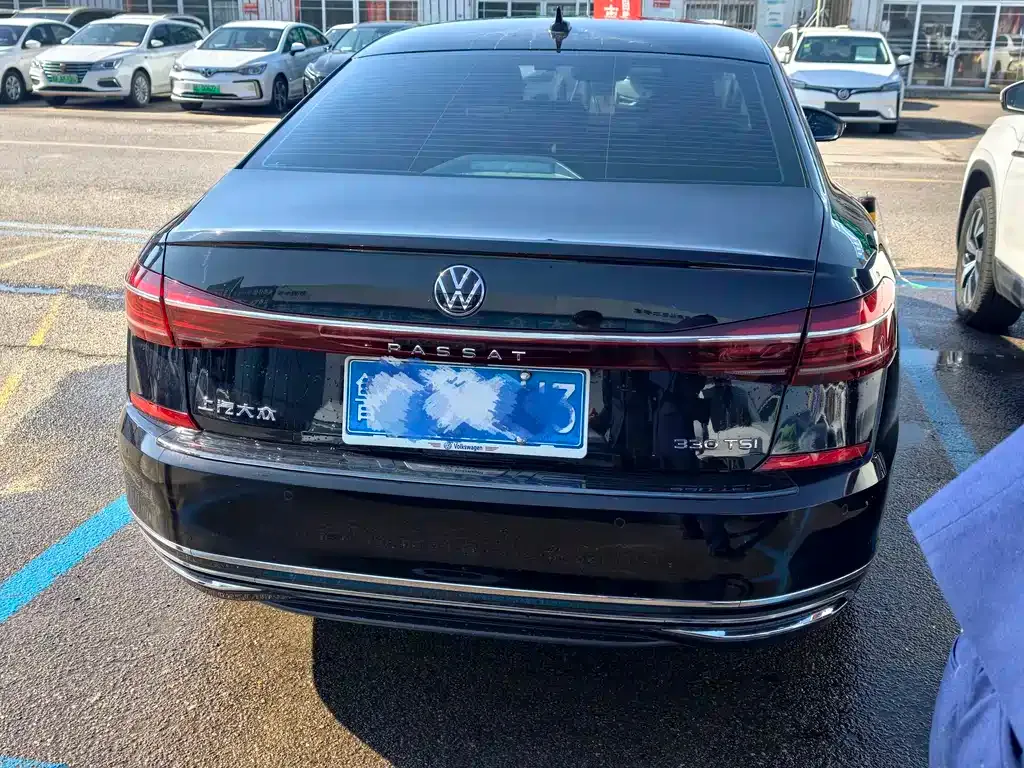Volkswagen Passat — фото 8