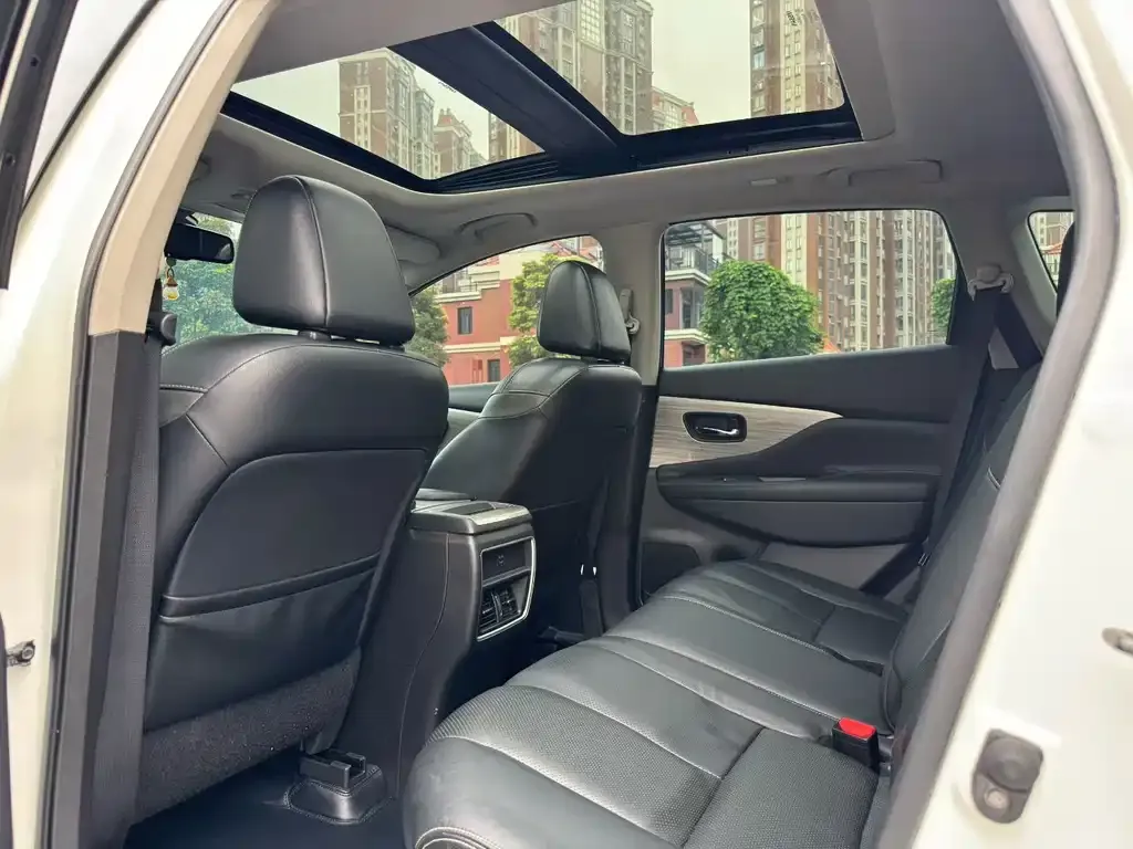 Nissan Murano 2023 из CN, фото 2