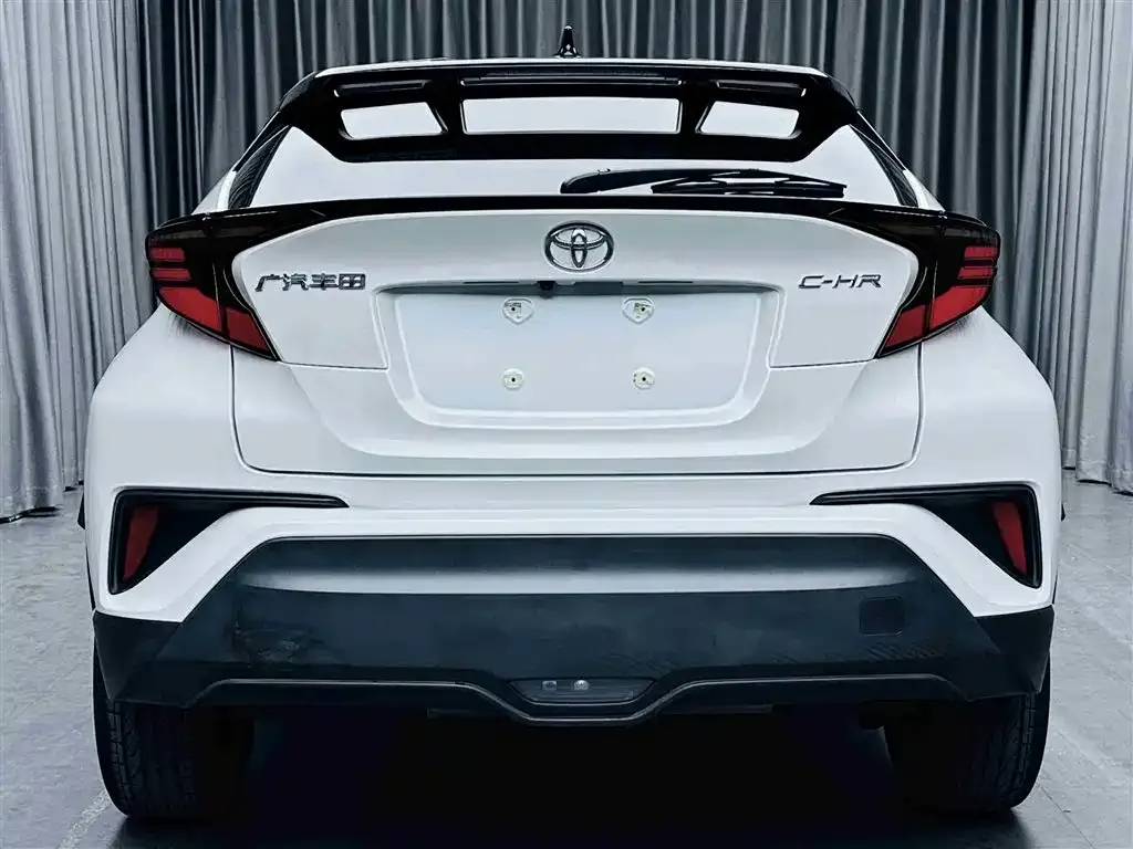 Toyota C-HR 2023 из CN, фото 2