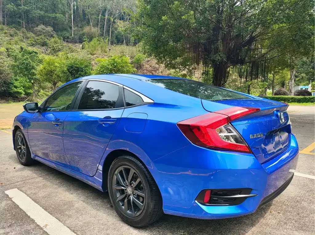Honda Civic — фото 10