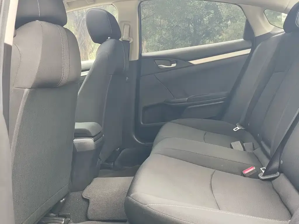 Honda Civic — фото 7