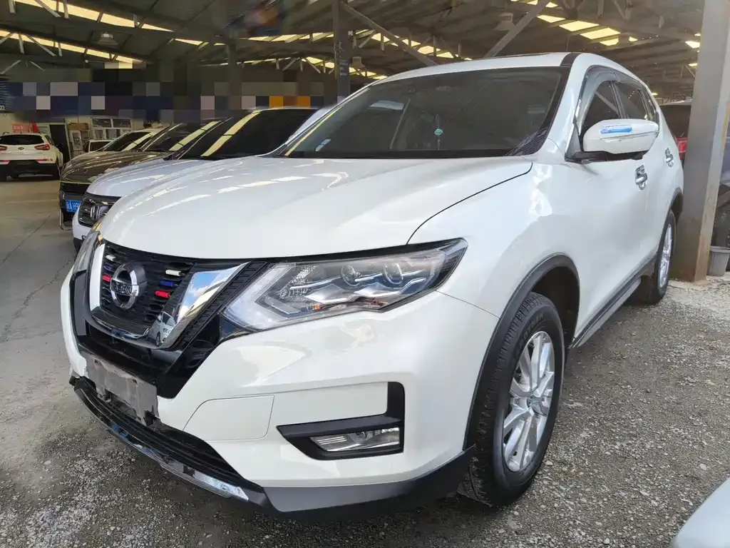 Nissan X-Trail — фото 1