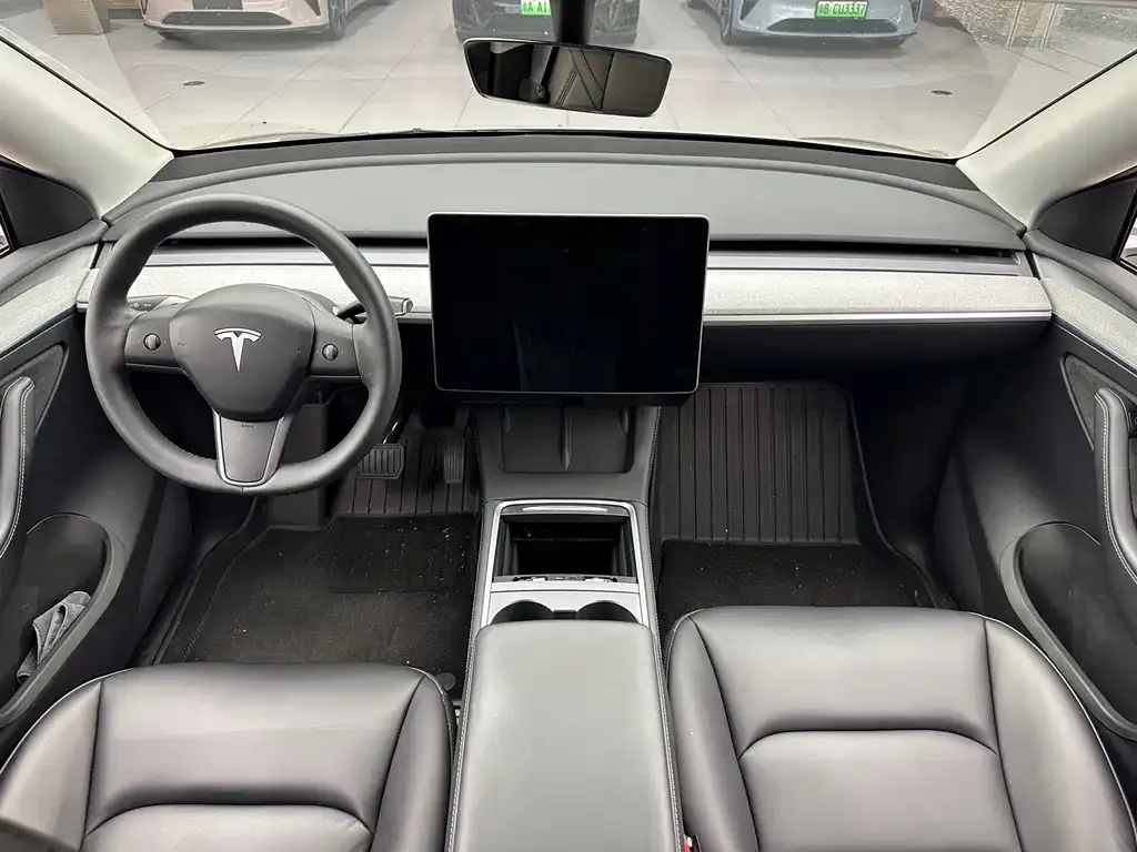 Tesla Model Y — фото 7