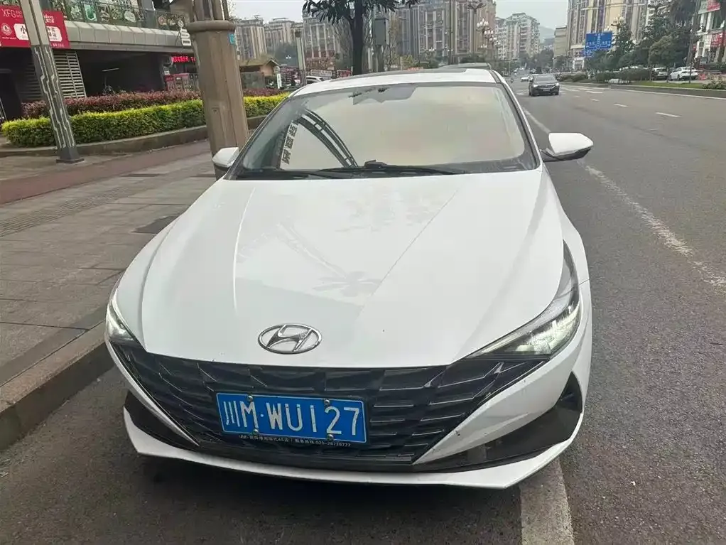 Hyundai Elantra — фото 7