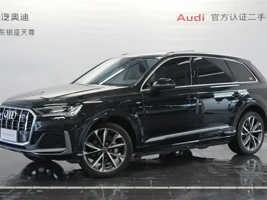 Audi Q7 — фото 1
