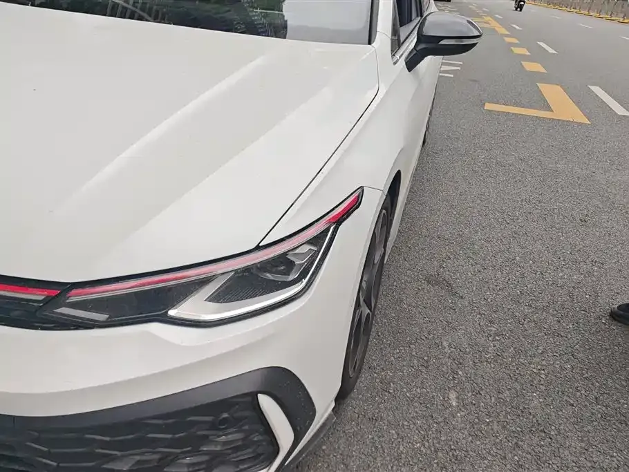 Volkswagen Golf GTI — фото 8