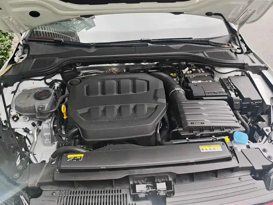 Volkswagen Golf GTI — фото 10