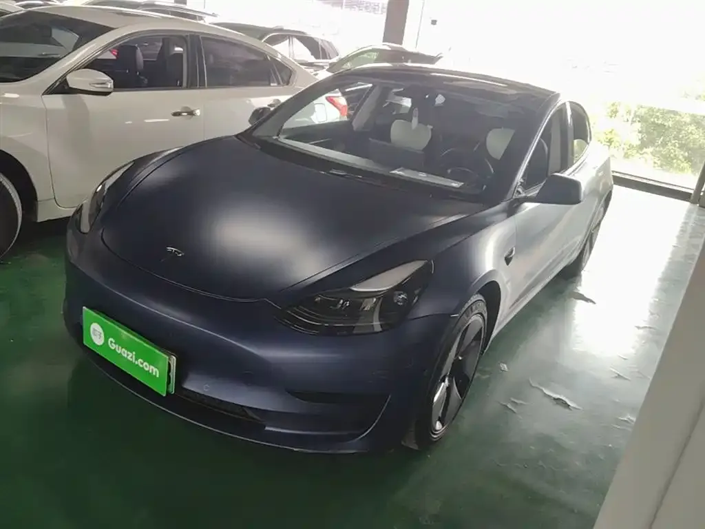 Tesla Model 3 — фото 1