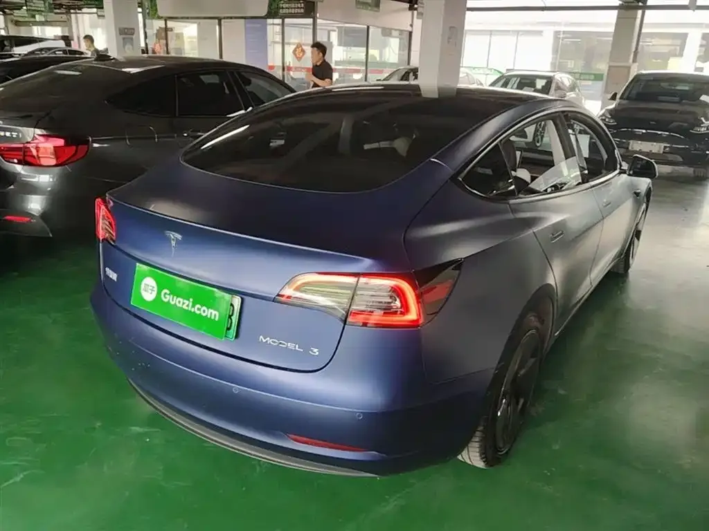 Tesla Model 3 — фото 10