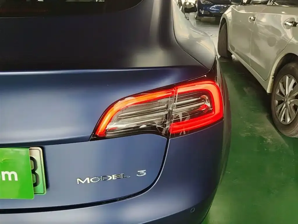 Tesla Model 3 — фото 6