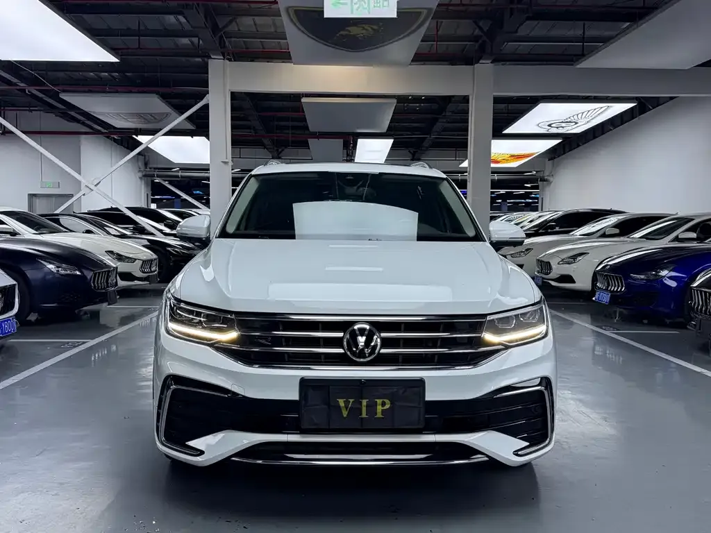 Volkswagen Tiguan L — фото 8