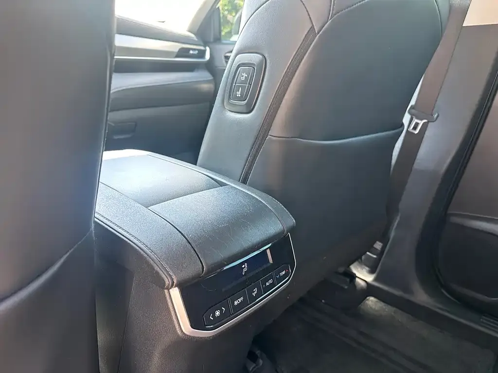 Toyota Highlander — фото 2