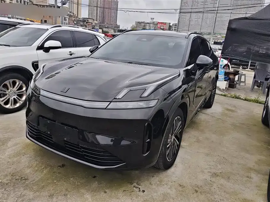 Lynk & Co 08 EM-P