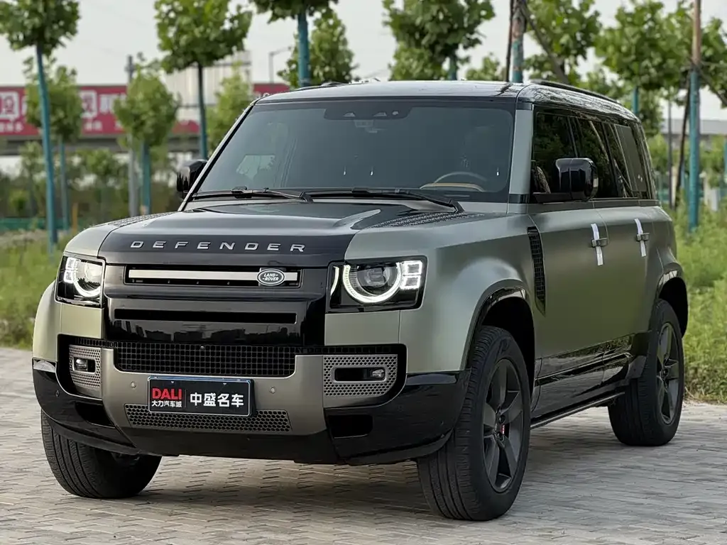 Land Rover Defender — фото 1