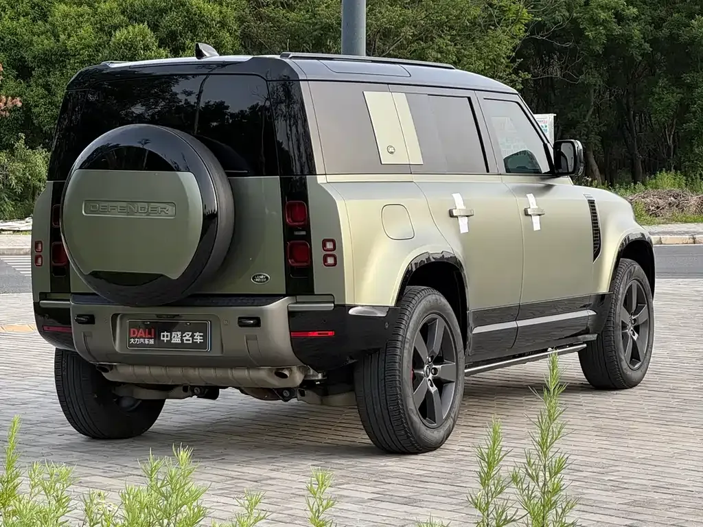 Land Rover Defender — фото 9