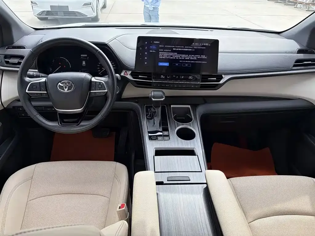 Toyota Sienna — фото 10