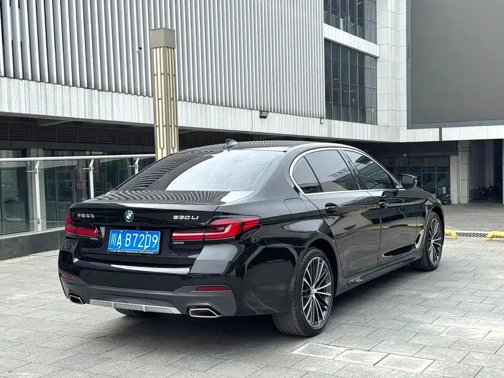 BMW 5 Series — фото 3