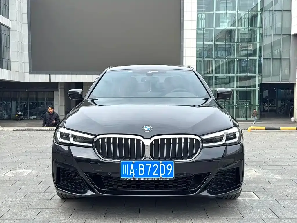 BMW 5 Series — фото 4
