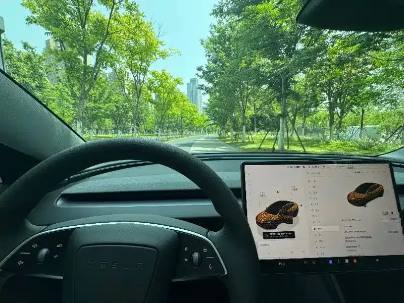 Tesla Model 3 — фото 8