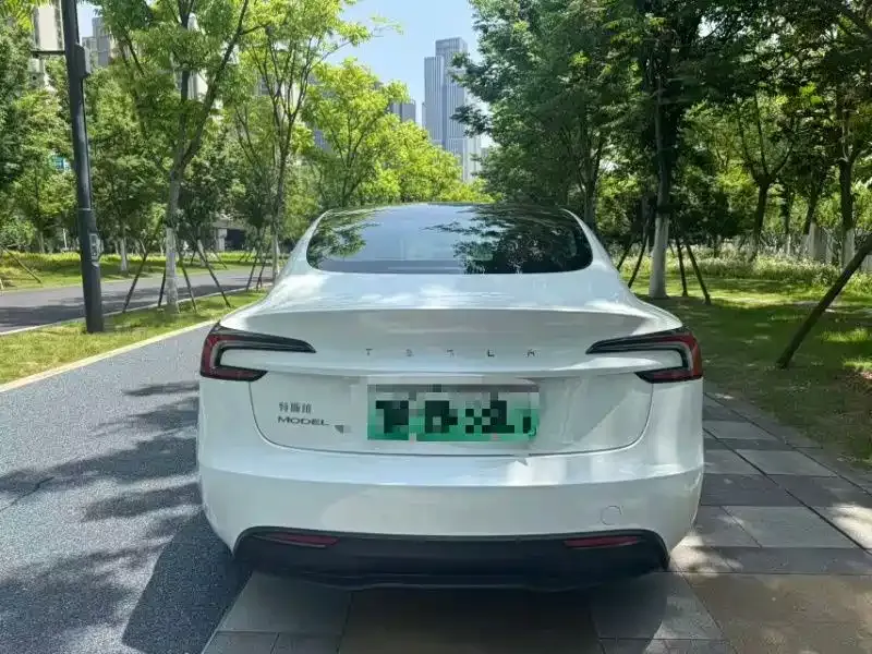 Tesla Model 3 — фото 3