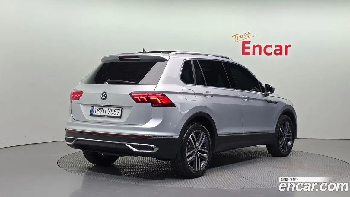 Volkswagen Tiguan — фото 7