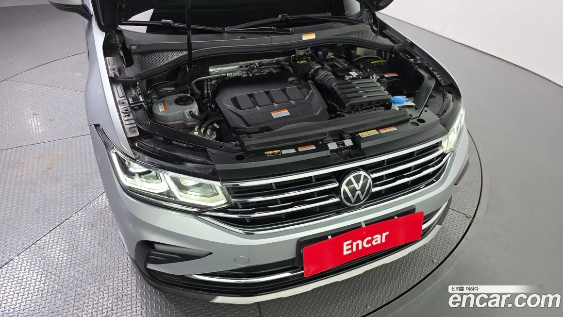 Volkswagen Tiguan — фото 10