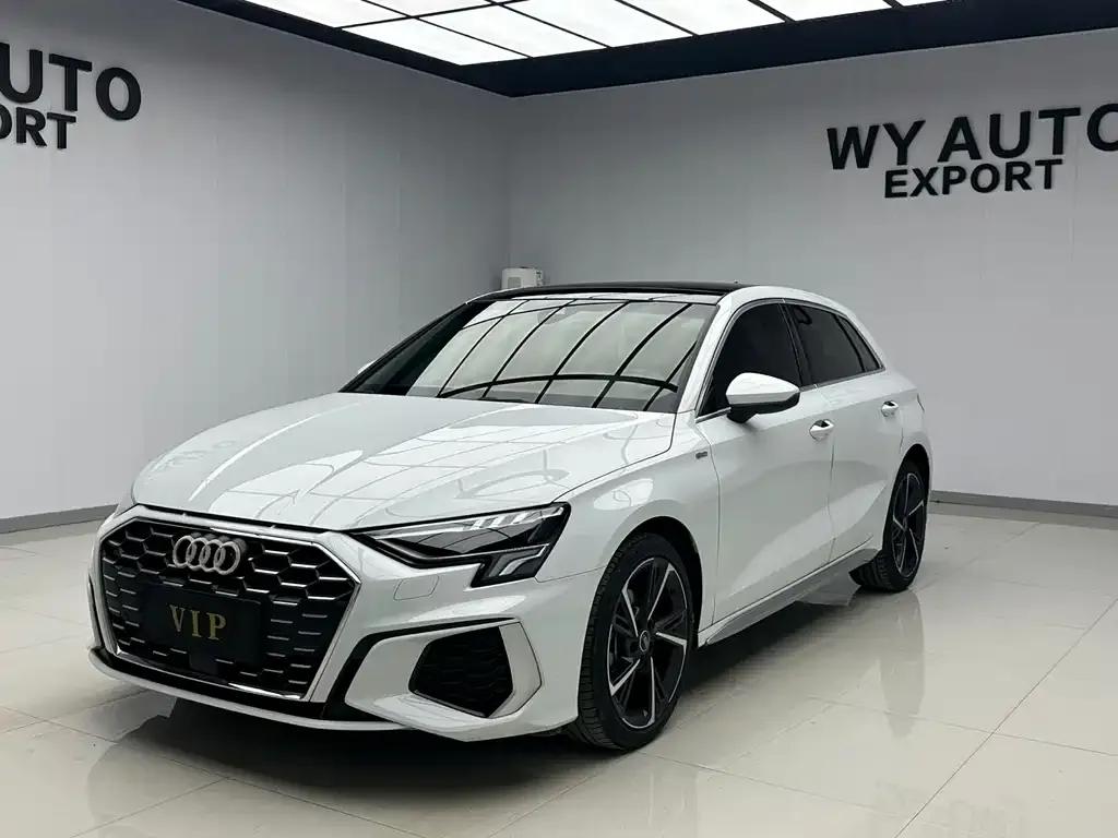 Audi A3 — фото 1