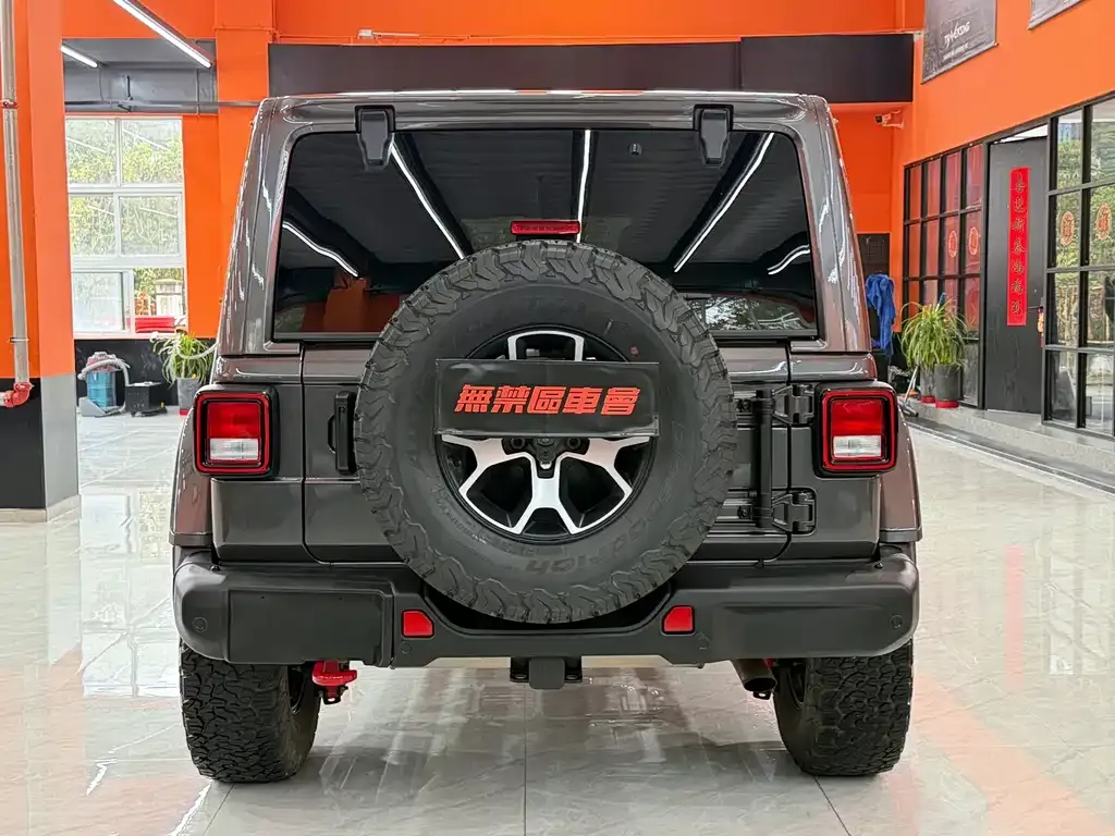Jeep Wrangler — фото 4